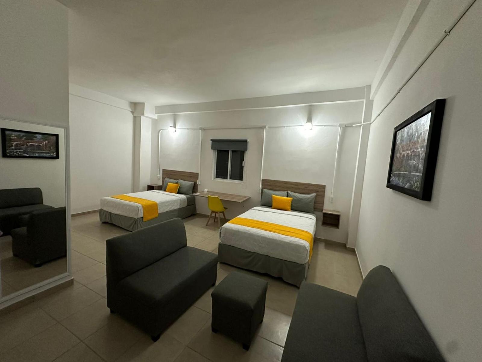 Hotel Plaza Centenario Juan Aldama 外观 照片